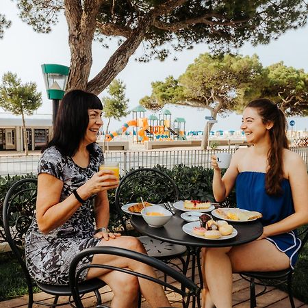Hotel Villa Franca Lignano Sabbiadoro Bagian luar foto