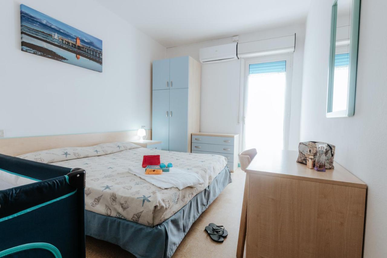 Hotel Villa Franca Lignano Sabbiadoro Bagian luar foto