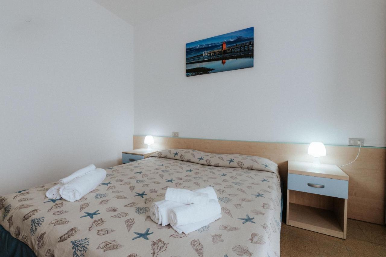 Hotel Villa Franca Lignano Sabbiadoro Bagian luar foto