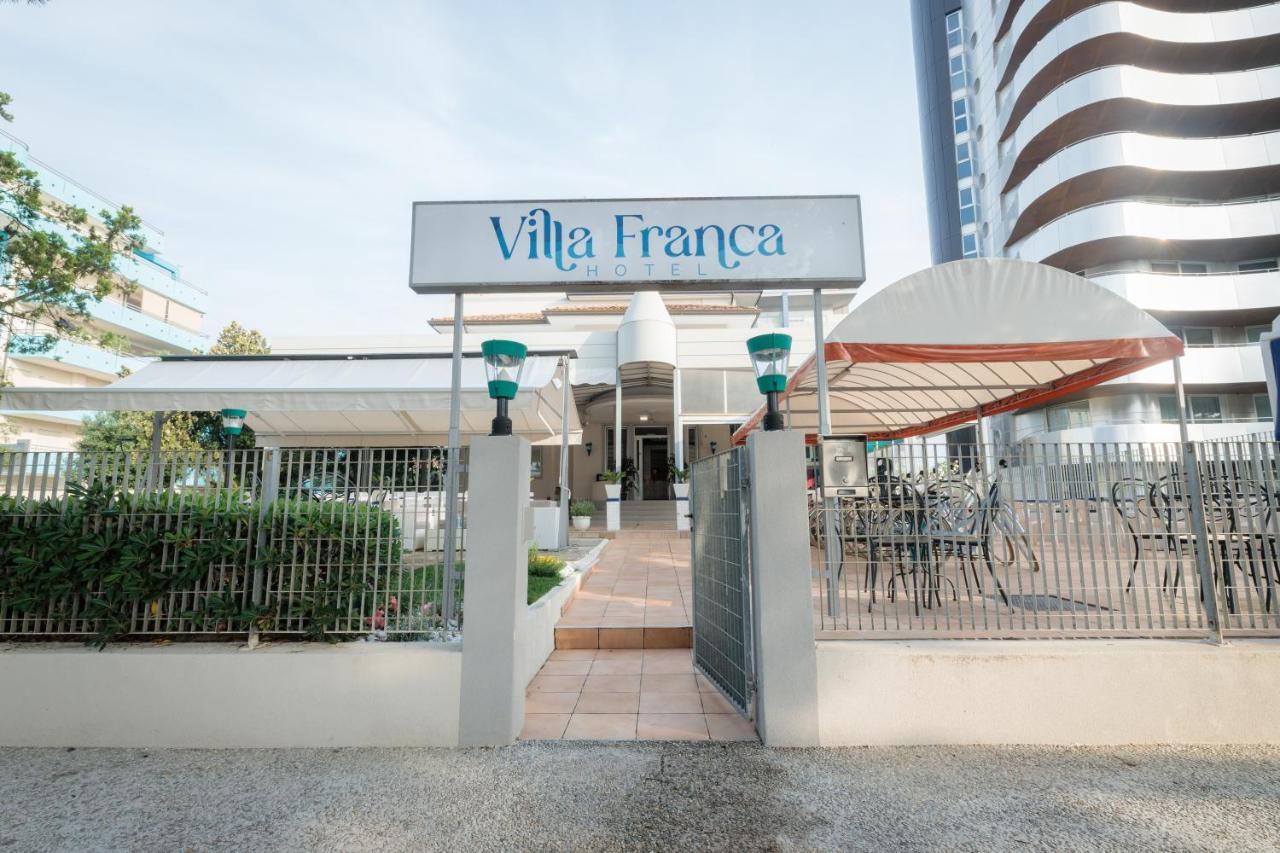 Hotel Villa Franca Lignano Sabbiadoro Bagian luar foto