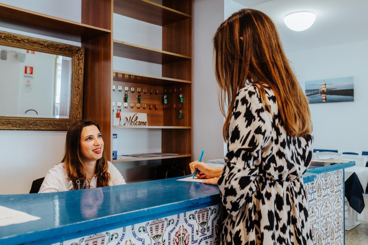Hotel Villa Franca Lignano Sabbiadoro Bagian luar foto