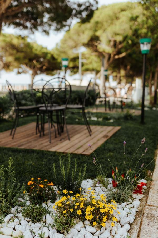 Hotel Villa Franca Lignano Sabbiadoro Bagian luar foto