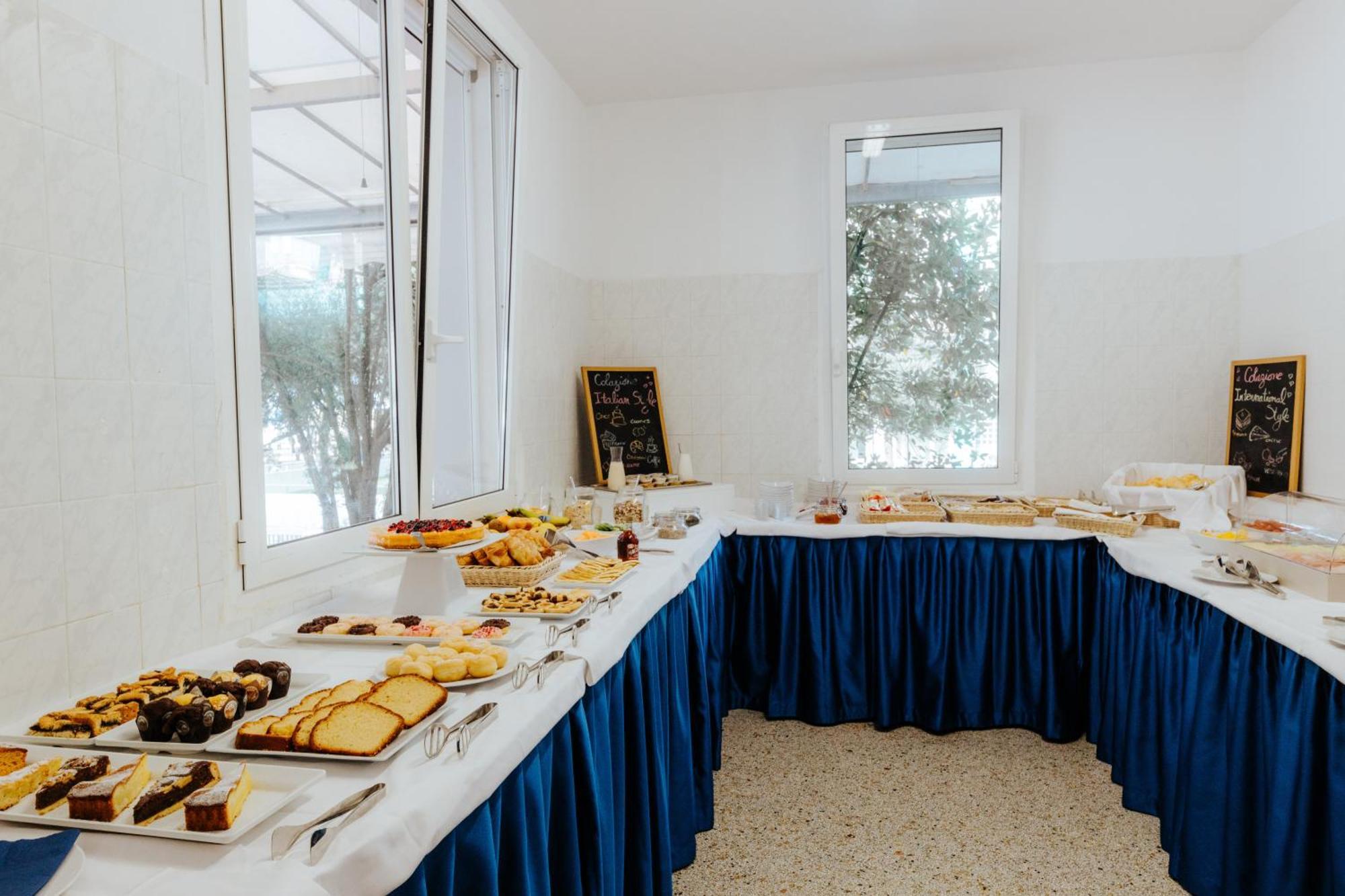 Hotel Villa Franca Lignano Sabbiadoro Bagian luar foto